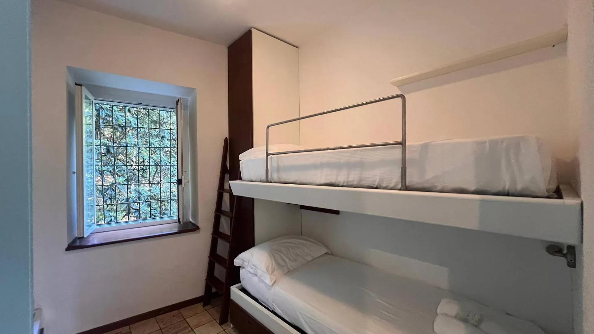 Joivy Charming Apartment Near The Beach With Garden Paraggi 0*,  Olaszország